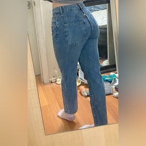 CottonOn Flattering Medium Wash Perfect Condition Mom Jeans Size 6 US